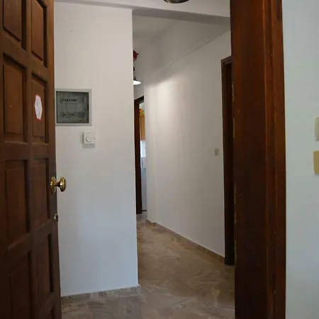 Kalives Apartament *
