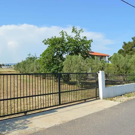 Apartament Kalives