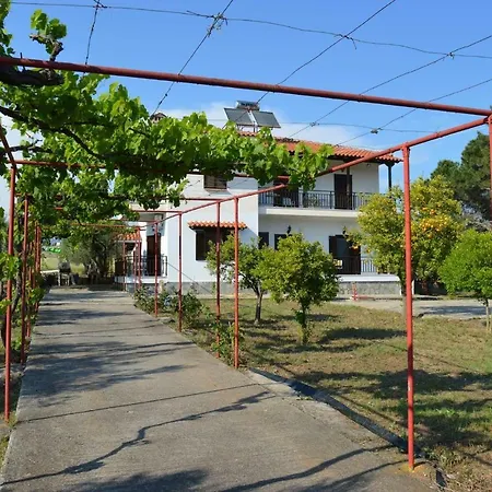 Apartament Kalives *